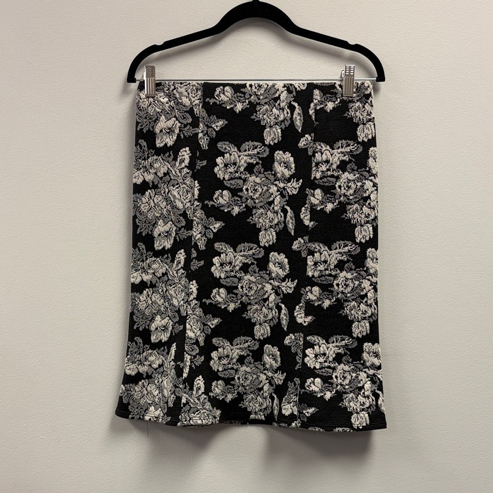 Joe Benbasset Black and White Floral Mini Skirt